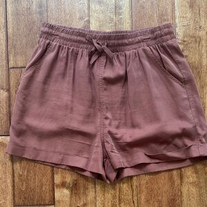 Universal Thread shorts